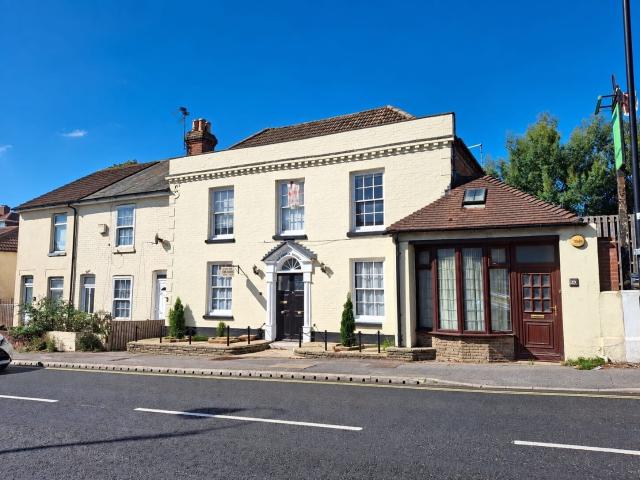 2 bedroom ground floor flat to rent