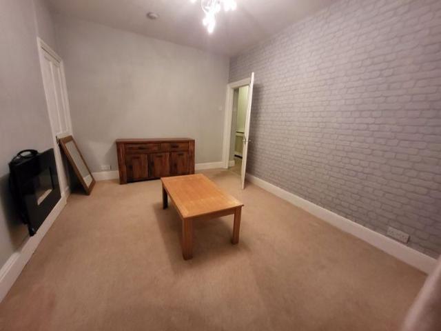 2 bedroom ground floor flat to rent