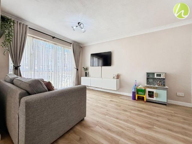 2 bedroom ground floor flat to rent
