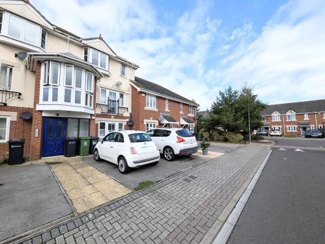 2 bedroom ground floor flat to rent
