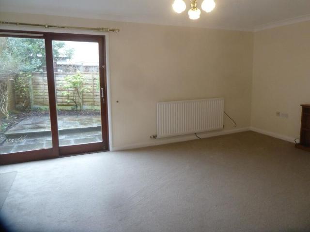 2 bedroom ground floor flat to rent