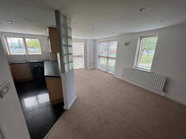 2 bedroom ground floor flat to rent
