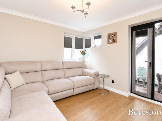 2 bedroom ground floor flat to rent