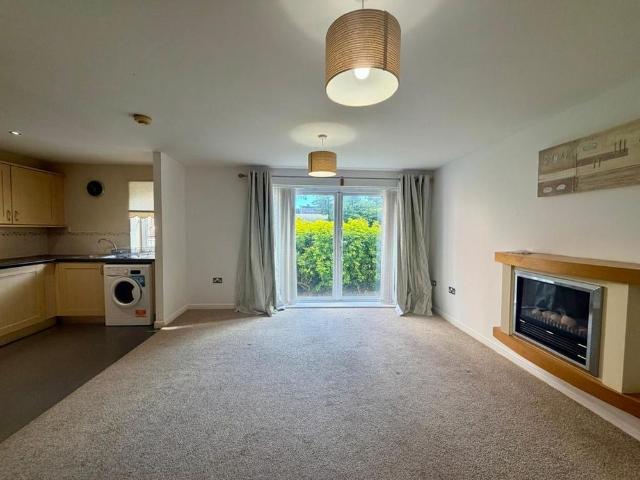 2 bedroom ground floor flat to rent