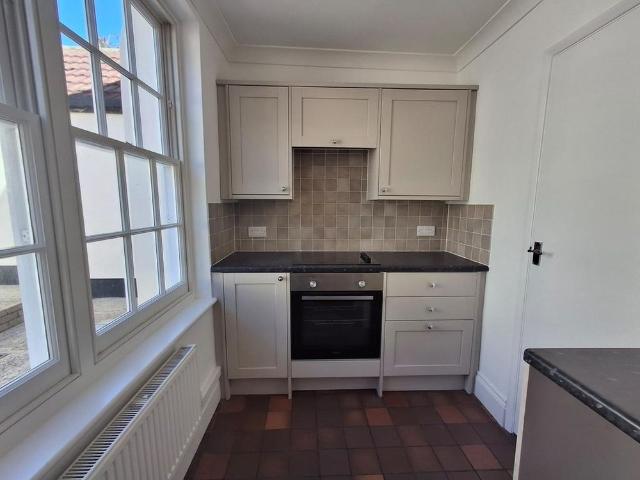 2 bedroom ground floor flat to rent