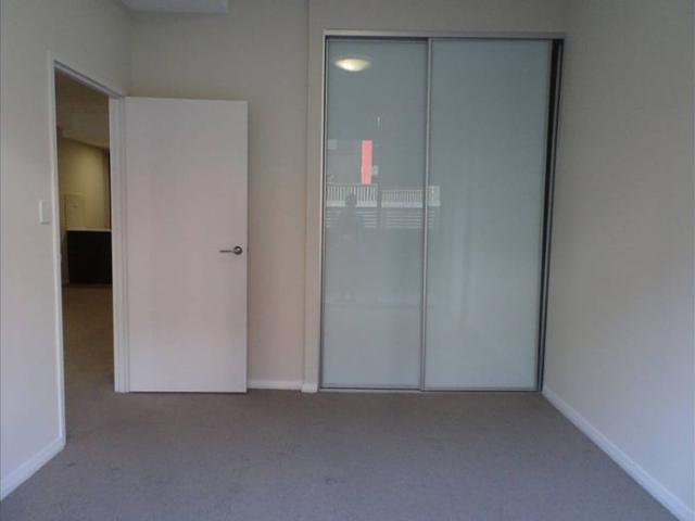 2 BEDROOM GROUND FLOOR UNIT!