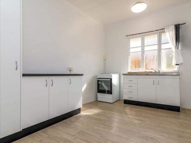 2 BEDROOM GROUND FLOOR UNIT