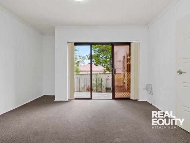 2 Bedroom Ground Floor Unit Complex