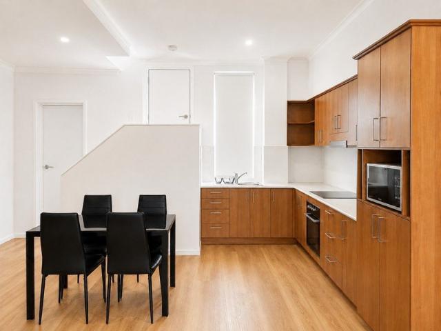 2 Bedroom Ground Floor Unit with Secure Parking in Ashgrove