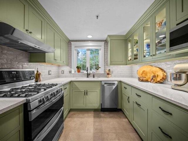 2 bedroom, Dover NH 03820 105368444