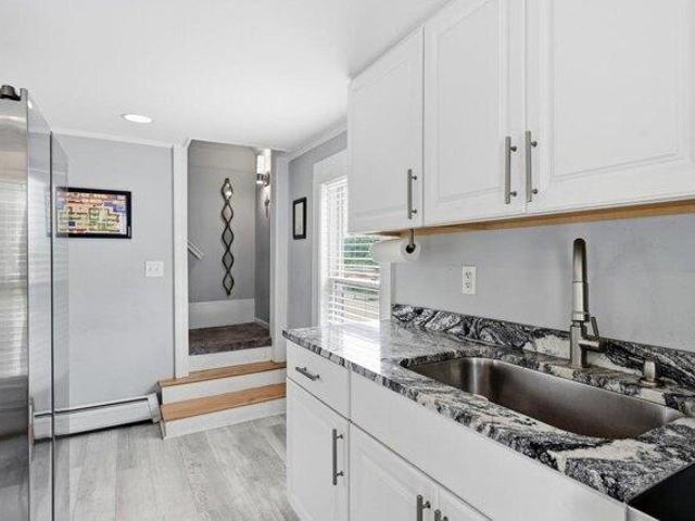 2 bedroom, Dover NH 03820 105385529