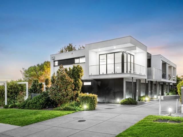 2 Bedroom House Donvale VIC 102764372