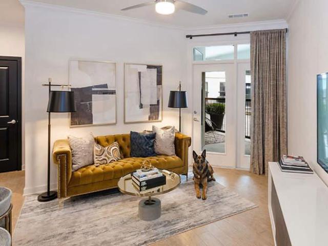 2 bedroom, Dallas TX 75204 105850649