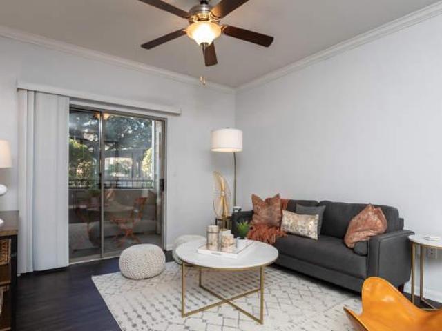 2 bedroom, Dallas TX 75204 105853056