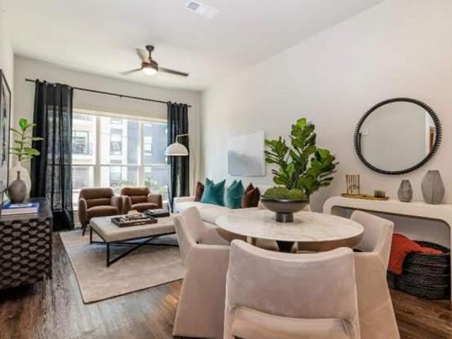 2 bedroom, Dallas TX 75205 105855583