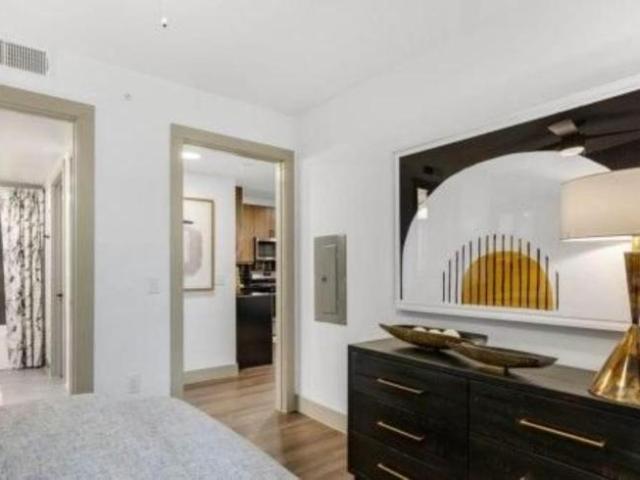 2 bedroom, Dallas TX 75206 105779602