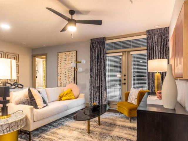 2 bedroom, Dallas TX 75206 105851813