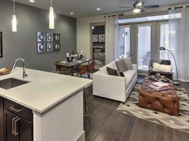 2 bedroom, Dallas TX 75206 105855887