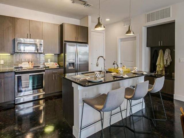 2 bedroom, Dallas TX 75207 105773426