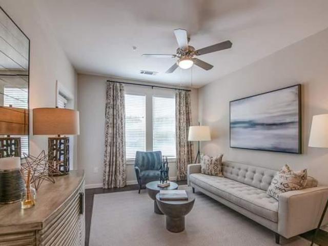 2 bedroom, Dallas TX 75208 105854030