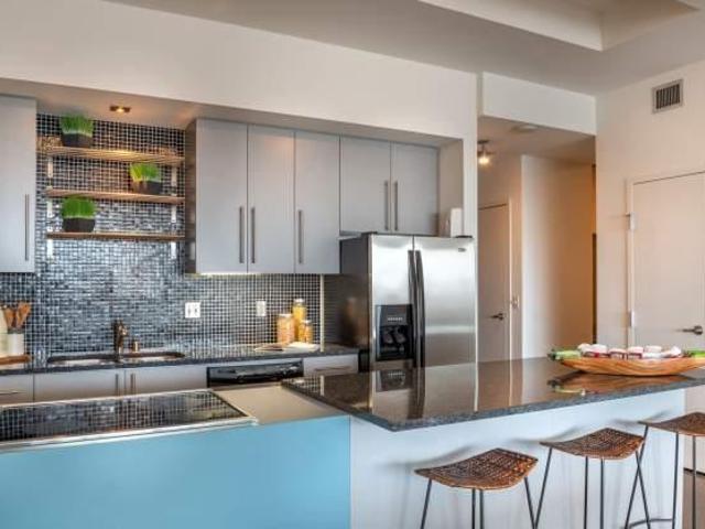 2 bedroom, Dallas TX 75201 105245780