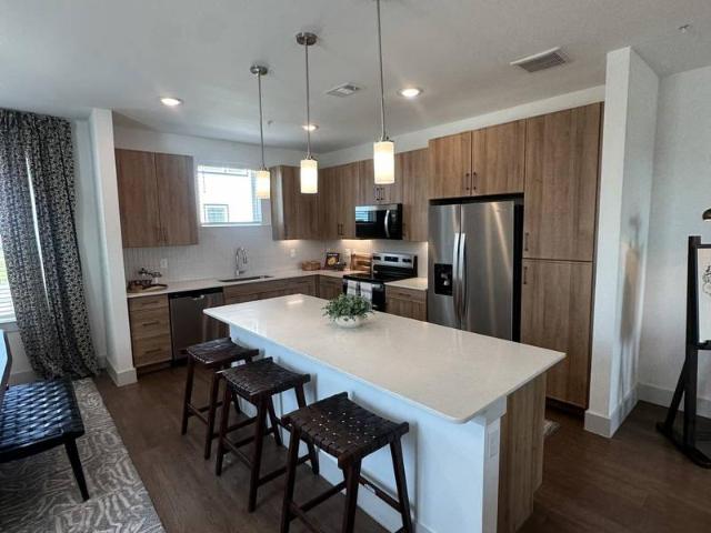 2 bedroom, Dallas TX 75215 104066681