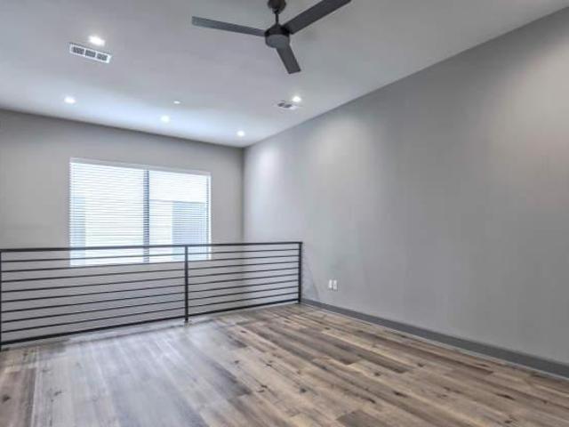 2 bedroom, Dallas TX 75215 105851388