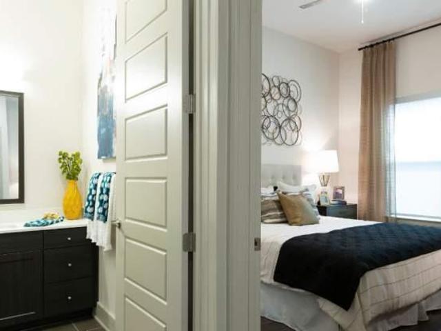 2 bedroom, Dallas TX 75212 105852674