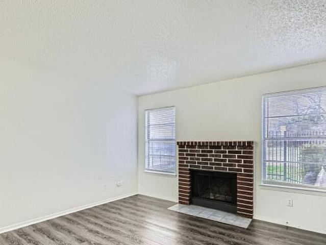2 bedroom, Dallas TX 75224 105854311