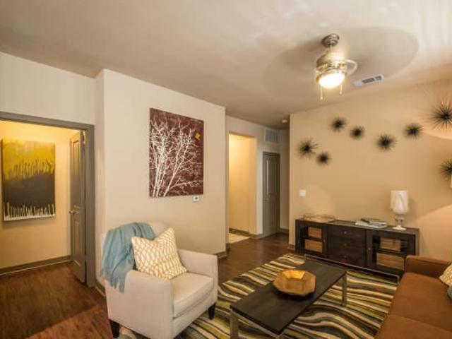 2 bedroom, Dallas TX 75235 105247075