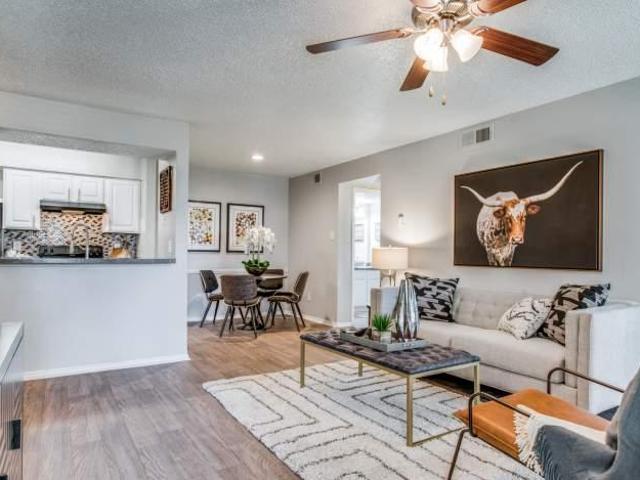 2 bedroom, Dallas TX 75237 105244614