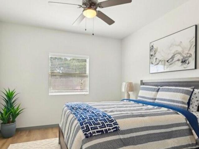 2 bedroom, Dallas TX 75237 105855284