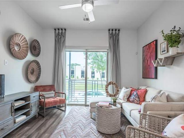 2 bedroom, Dallas TX 75231 105852720