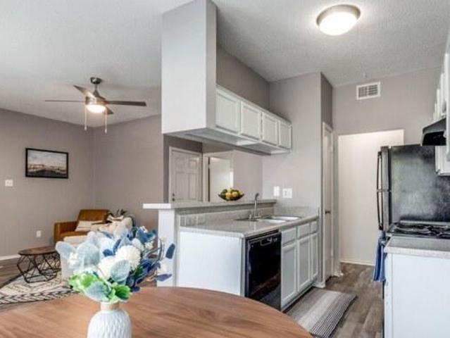 2 bedroom, Dallas TX 75243 105244983