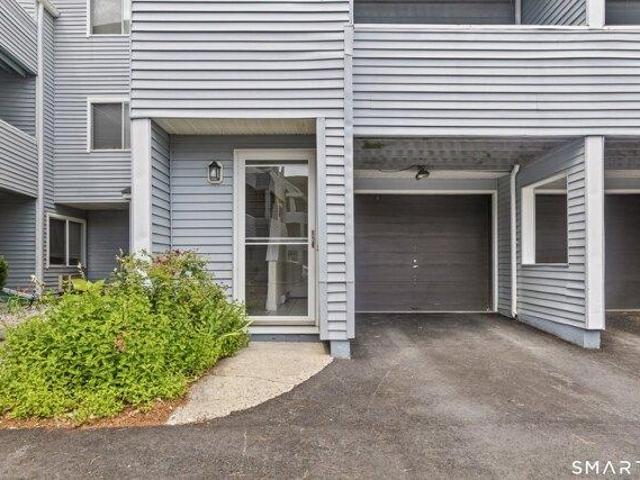 2 bedroom, Danbury CT 06810 104758819