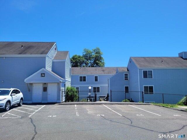 2 bedroom, Danbury CT 06811 104715439