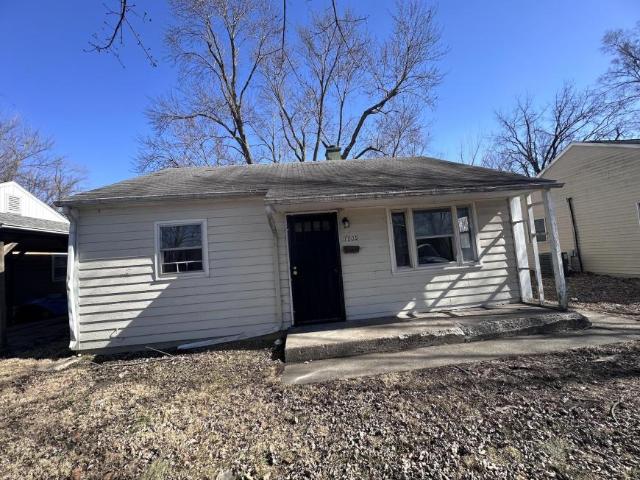 2 bedroom, Danville IL 61832 104937336
