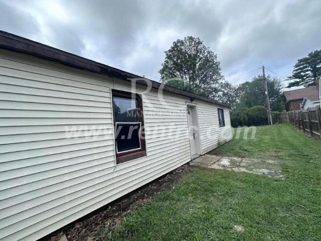 2 bedroom, Danville IL 61832 105045252
