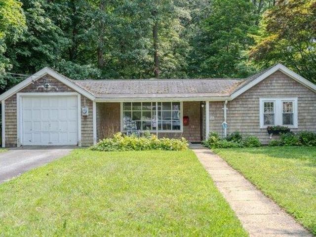 2 bedroom, Dartmouth MA 02747 105477977