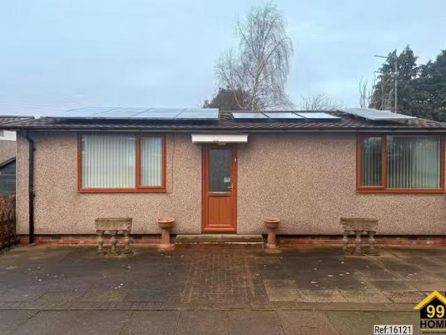 2 bedroom detached bungalow for rent in Bretton Avenue, Little.