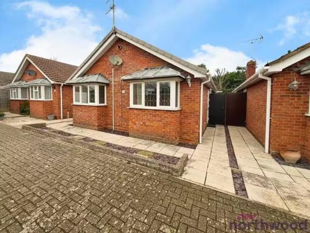 2 bedroom detached bungalow for rent in Gorse Lane, Clacton On.
