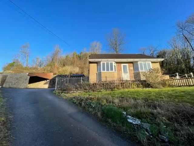2 bedroom detached bungalow for rent in Gurney Slade, Radstock.