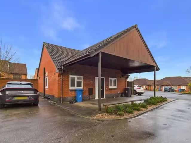 2 bedroom detached bungalow for rent in Merlin Green, Sinfin.