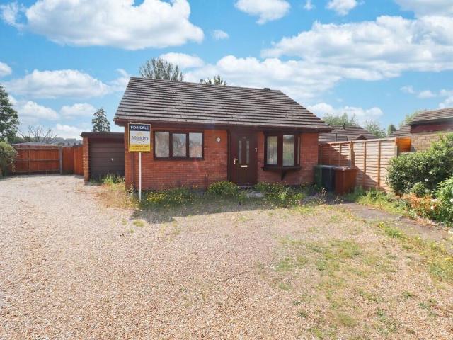 2 bedroom detached bungalow for sale