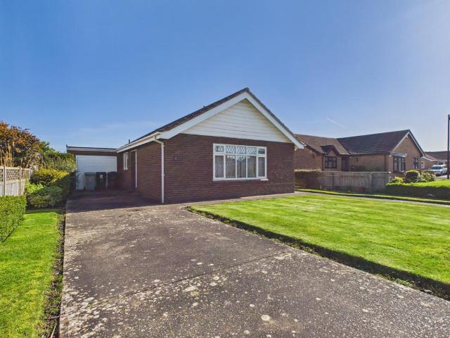 2 bedroom detached bungalow for sale