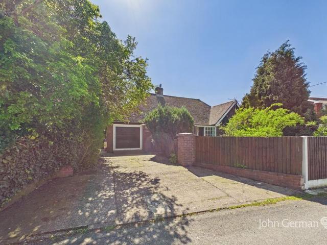 2 bedroom detached bungalow for sale