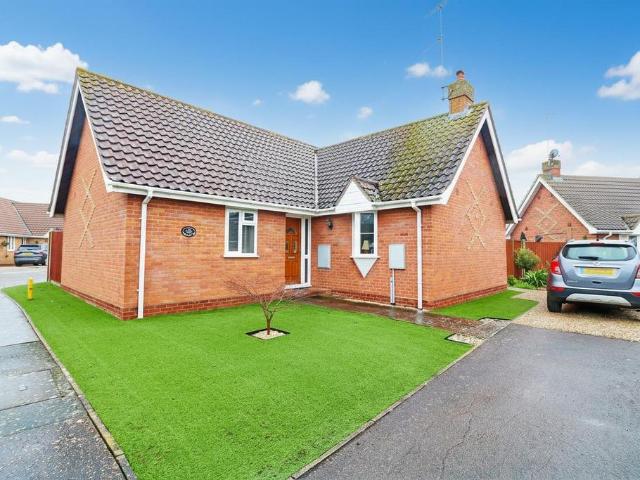 2 bedroom detached bungalow for sale
