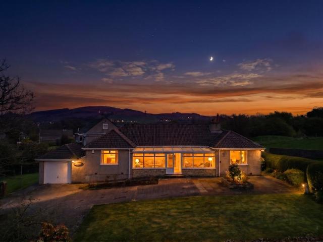 2 bedroom detached bungalow for sale