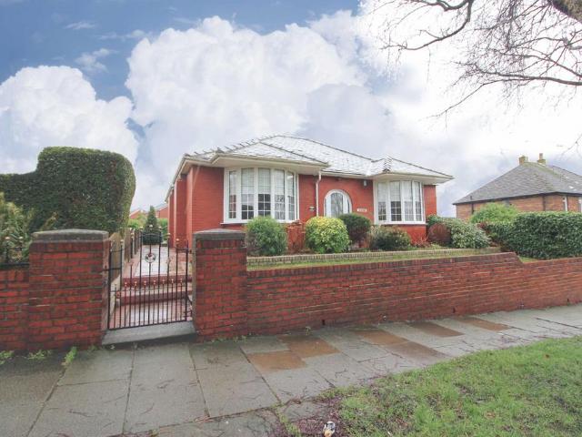 2 bedroom detached bungalow for sale