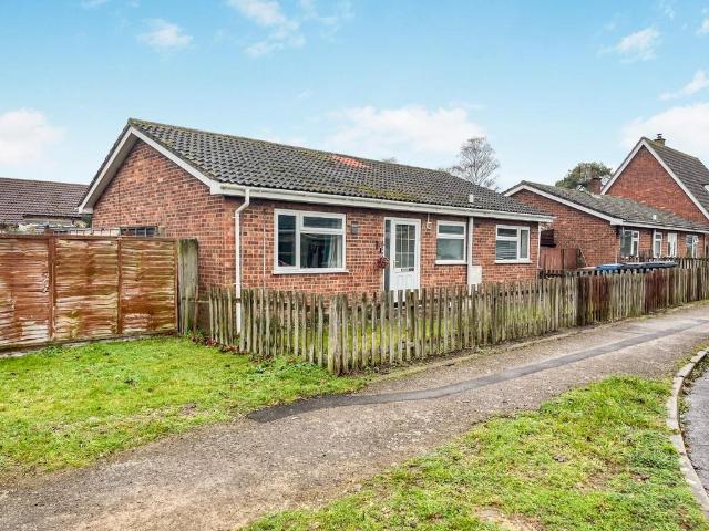2 bedroom detached bungalow for sale